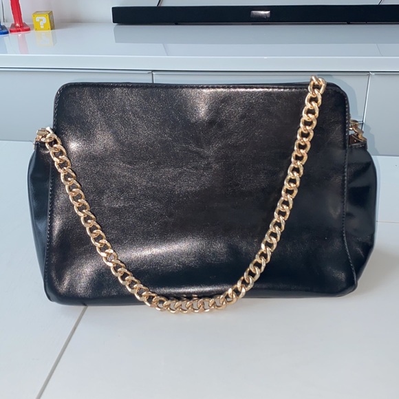 Gold Chain Croc Embossed Purse - Picture 2 of 6